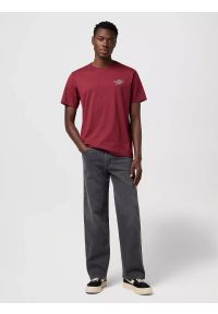 Wrangler - MĘSKA KOSZULKA WRANGLER GRAPHIC TEE RUBY WINE 112371485 #5