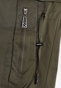 Renee - Zielona Przejściowa Kurtka Parka z Rękawami z Możliwością Podpięcia Tinarae. Okazja: na spacer. Kolor: zielony #7