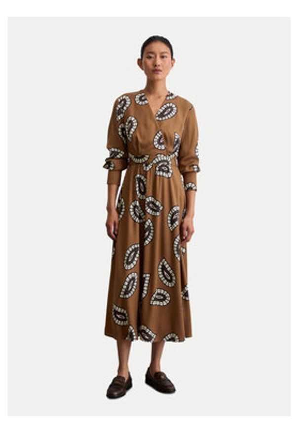 Marc O'Polo Sukienka codzienna 508 1208 21495 Brązowy Flared Fit. Okazja: na co dzień. Typ kołnierza: polo. Kolor: brązowy. Materiał: wiskoza. Typ sukienki: proste. Styl: casual