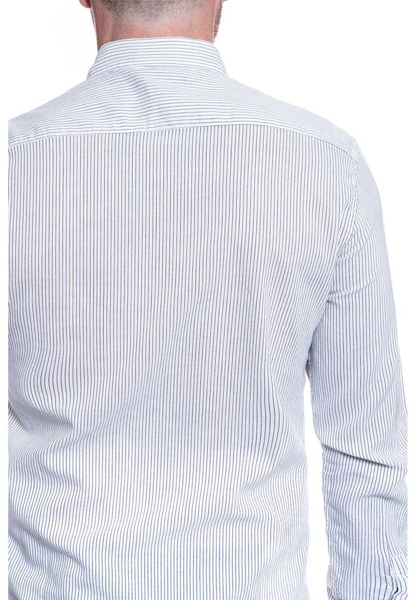 Lee - MĘSKA KOSZULA MATERIAŁOWA LEE SLIM BUTTON DOWN WHITE L66XNG12 112116763. Typ kołnierza: button down. Materiał: materiał