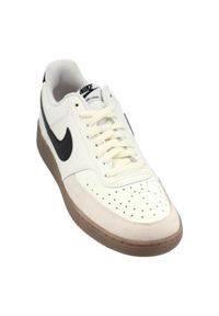 Buty do chodzenia męskie Nike Court Vision Low. Zapięcie: sznurówki. Kolor: biały. Materiał: guma, skóra, syntetyk, materiał, tkanina. Szerokość cholewki: normalna. Model: Nike Court. Sport: turystyka piesza