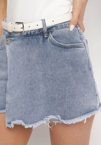 Born2be - Niebieskie Spódnico-Szorty Jeansowe z Ozdobną Zakładką Ulosellea. Okazja: na co dzień. Stan: podwyższony. Kolor: niebieski. Materiał: jeans. Długość: krótkie. Styl: casual, elegancki #4