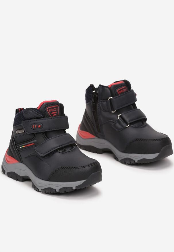 Born2be - Granatowo-Czerwone Botki Sportowe z Rzepami Yoto. Okazja: na uczelnię. Zapięcie: rzepy. Kolor: niebieski. Materiał: jeans. Wzór: kolorowy. Styl: sportowy