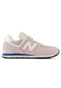 Buty dziecięce New Balance GC574VPK – różowe. Okazja: na uczelnię, na co dzień. Kolor: różowy. Materiał: skóra. Szerokość cholewki: normalna. Model: New Balance 574. Sport: turystyka piesza