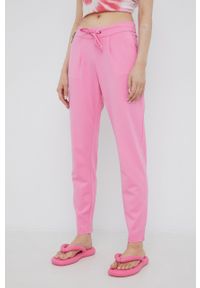 JDY spodnie dresowe damskie kolor różowy gładkie. Kolor: różowy. Materiał: dresówka. Wzór: gładki