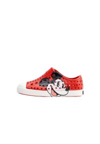 Native Shoes - Buty miejskie młodzieżowe NATIVE JEFFERSON PRINT BIG KID DISNEY. Okazja: na co dzień. Kolor: czerwony. Wzór: nadruk, motyw z bajki