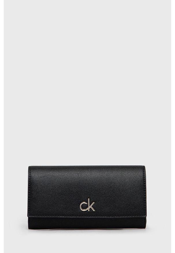 Calvin Klein - Portfel. Kolor: czarny. Materiał: materiał. Wzór: gładki