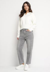 Born2be - Szare Jeansy Mom Fit z Wysokim Stanem Milapia. Okazja: na co dzień. Stan: podwyższony. Kolor: szary. Długość: długie. Styl: casual, retro, elegancki #5