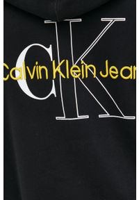 Calvin Klein Jeans bluza bawełniana J30J320608.PPYY męska kolor czarny z kapturem z nadrukiem. Typ kołnierza: kaptur. Kolor: czarny. Materiał: bawełna. Wzór: nadruk #5