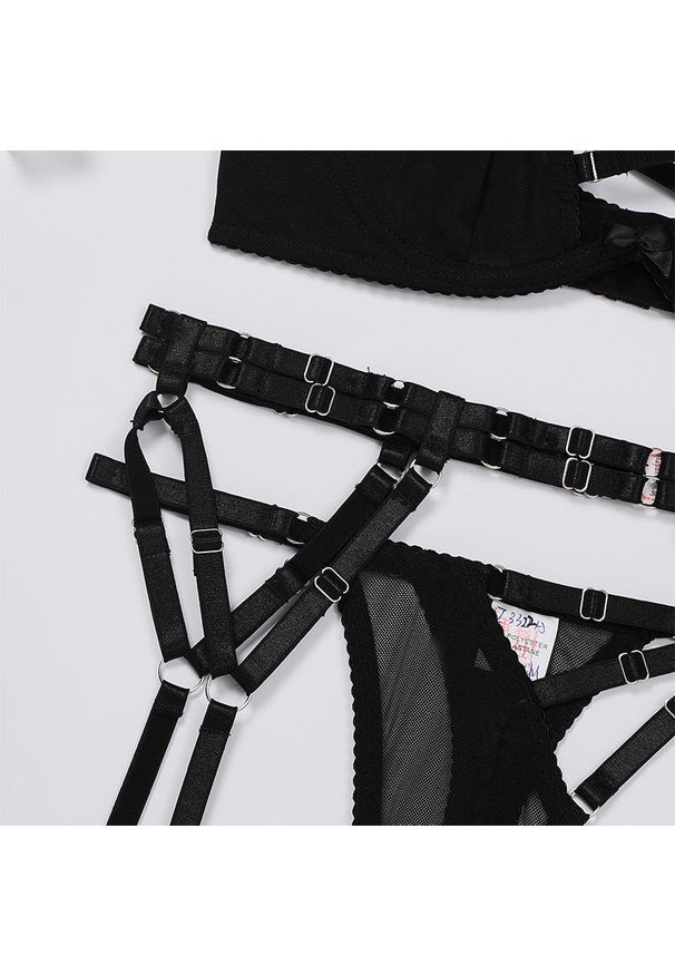 Intica - Komplet bielizny harness z elastycznymi paskami na romantyczny wieczór Hemlata. Kolor: czarny. Materiał: materiał