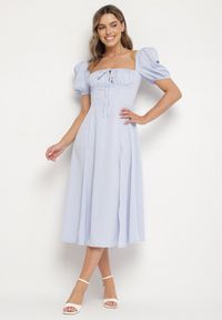 Born2be - Niebieska Sukienka w Rustykalnym Stylu z Wiązaniem przy Dekolcie i Rozcięciem Idanillea. Okazja: na spacer, na co dzień. Typ kołnierza: dekolt kwadratowy. Kolor: niebieski. Typ sukienki: rozkloszowane. Styl: casual #1