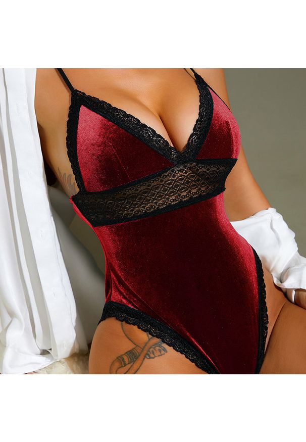 Intica - Body welurowe z koronkowym wykończeniem na wieczorne wyjścia Anatola. Kolor: zielony. Materiał: welur, koronka. Wzór: koronka