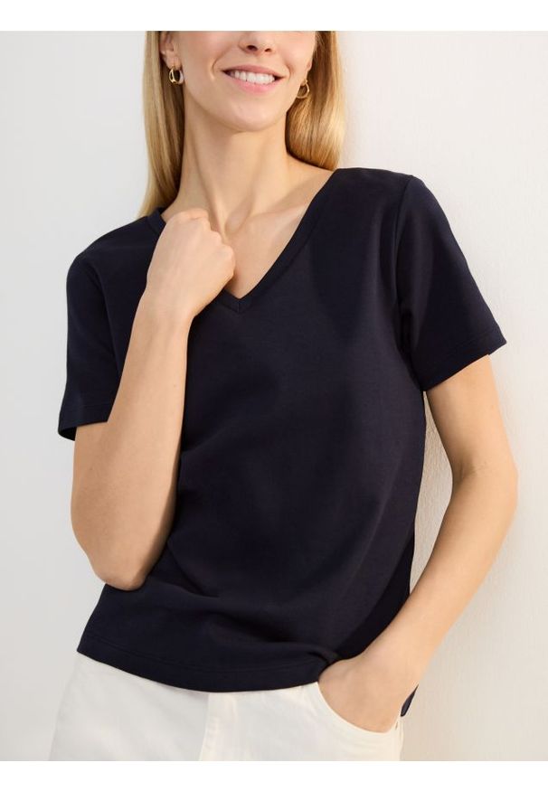 Reserved - Gładki t-shirt - granatowy. Kolor: niebieski. Materiał: dzianina, bawełna. Wzór: gładki