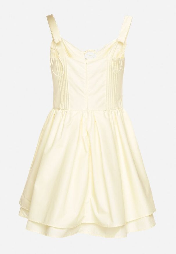 Born2be - Żółta Bawełniana Sukienka Vices w Rustykalnym Stylu z Wiązaniem Fenavira. Okazja: na co dzień. Kolor: żółty. Materiał: bawełna. Długość rękawa: na ramiączkach. Wzór: aplikacja. Styl: casual