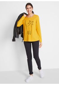 Shirt bawełniany z nadrukiem kota, długi rękaw bonprix żółty curry z nadrukiem. Kolor: żółty. Materiał: materiał, bawełna. Długość rękawa: długi rękaw. Długość: długie. Wzór: nadruk #6