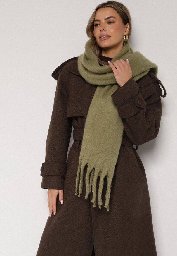 Born2be - Ciemnobeżowy Szalik z Ozdobnymi Frędzlami Esariana. Okazja: na co dzień. Kolor: beżowy. Wzór: aplikacja. Styl: klasyczny, casual