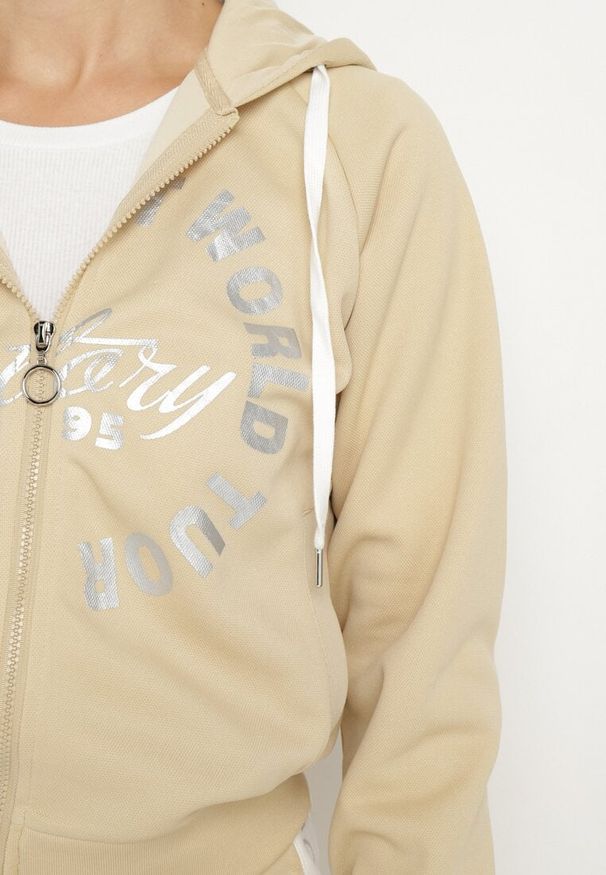 Born2be - Beżowy Komplet Dresowy Rozpinana Bluza z Kapturem Spodnie z Napisami Semirwen. Kolor: beżowy. Materiał: dresówka. Wzór: napisy