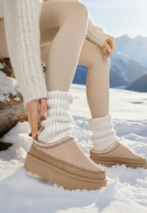 Born2be - Ciemnobeżowe Śniegowce Ocieplone na Platformie z Ozdobnym Wyszywaniem Reitenna. Okazja: na co dzień. Kolor: beżowy. Materiał: jeans. Obcas: na platformie. Styl: elegancki, casual, klasyczny