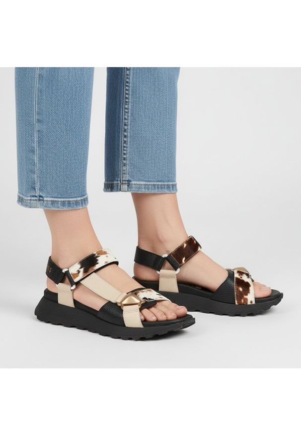 Sandały damskie Hispanitas, cholewka ze skóry naturalnej paskowa konstrukcja z regulowanym zapięciem elastyczna podeszwa zapewniająca stabilność i ko. Kolor: biały. Materiał: skóra