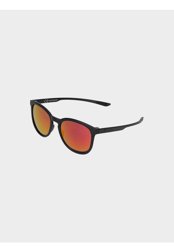 4f - Okulary przeciwsłoneczne z mutibarwną powłoką. Kolor: czerwony. Wzór: gradientowy
