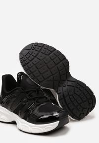 Renee - Czarne Sneakersy Ozdobione Tłoczeniem i Wstawkami Keladavia. Kolor: czarny. Materiał: jeans. Wzór: aplikacja #5