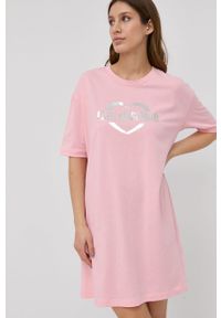 Love Moschino Sukienka kolor różowy mini oversize. Kolor: różowy. Materiał: dzianina. Długość rękawa: krótki rękaw. Typ sukienki: oversize. Długość: mini #4