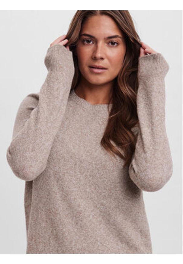 Vero Moda Sukienka dzianinowa 10215523 Beżowy Relaxed Fit. Kolor: beżowy. Materiał: syntetyk