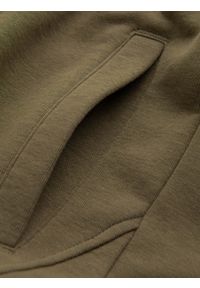 Ombre Clothing - Męskie bawełniane spodnie dresowe joggery BASIC – oliwkowe V2. Okazja: na co dzień. Kolor: oliwkowy. Materiał: dresówka, bawełna. Wzór: aplikacja. Styl: sportowy, casual, elegancki #10