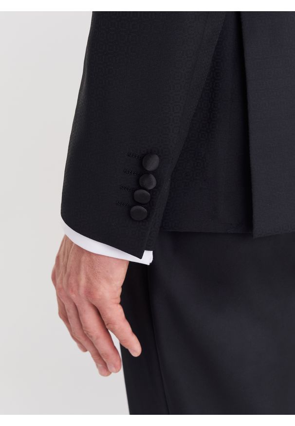 Pako Lorente - PAKO LORENTE – Czarna marynarka smokingowa. Okazja: na ślub cywilny, na wesele. Kolor: czarny