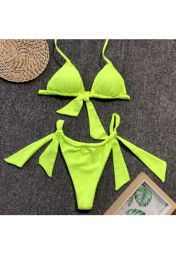 Intica - Bikini wiązane z regulacją na lato nad wodę Kelcy. Kolor: zielony. Materiał: materiał. Wzór: gładki
