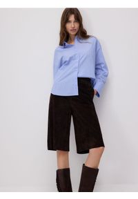 Reserved - Koszula w paski - jasnoniebieski. Kolor: niebieski. Materiał: bawełna, tkanina. Wzór: paski #1