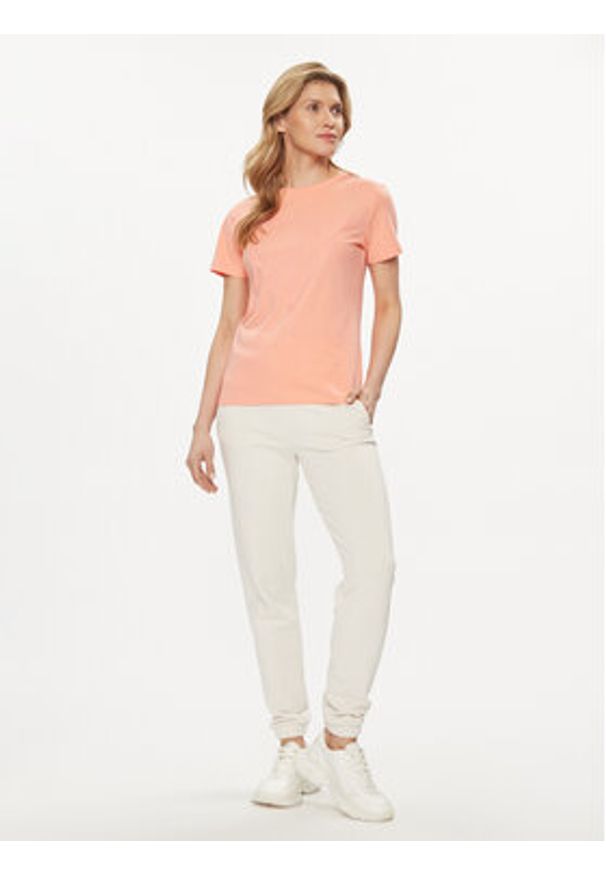 Guess T-Shirt Adele V2YI07 K8HM0 Koralowy Regular Fit. Kolor: pomarańczowy. Materiał: bawełna