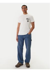 Tommy Jeans T-Shirt DM0DM22553 Biały Regular Fit. Kolor: biały. Materiał: bawełna #5