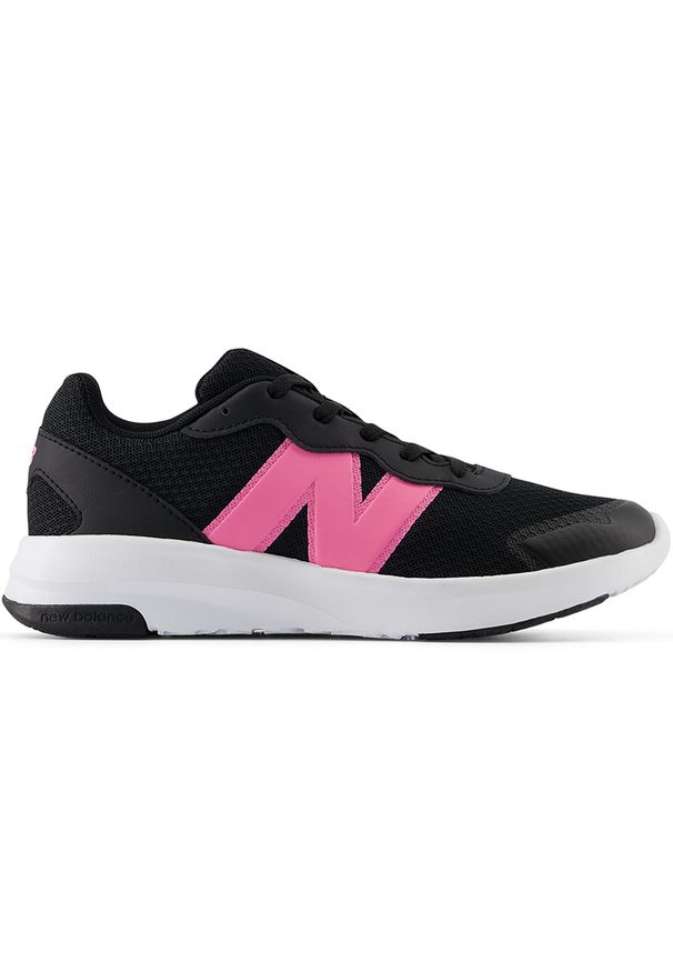 Buty dziecięce New Balance GK578BP - czarne. Kolor: czarny. Materiał: guma, syntetyk, materiał. Szerokość cholewki: normalna. Sport: bieganie