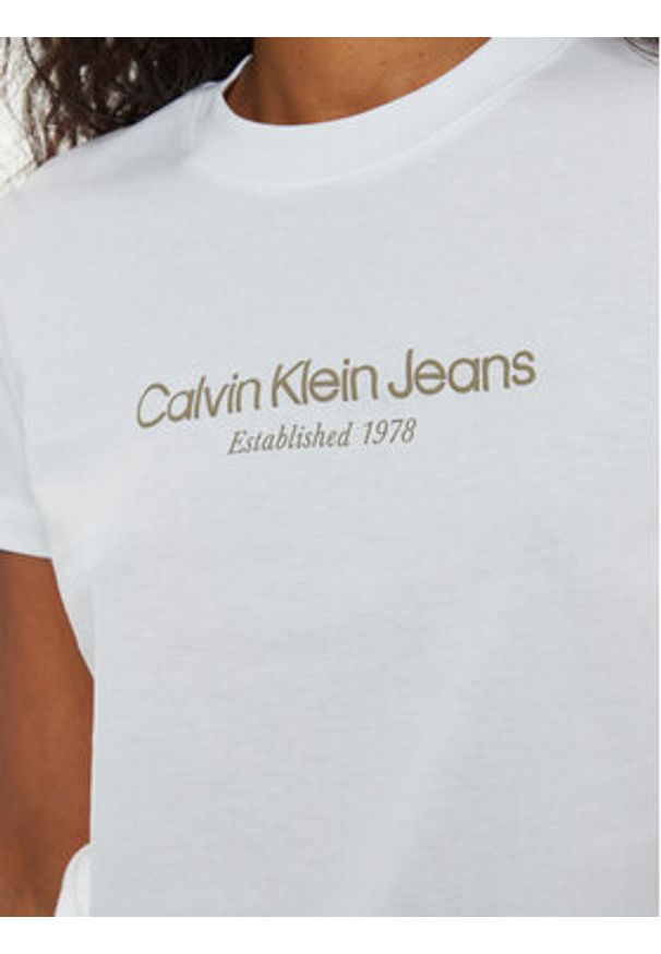Calvin Klein Jeans T-Shirt Institutional J20J224914 Biały Regular Fit. Kolor: biały. Materiał: bawełna
