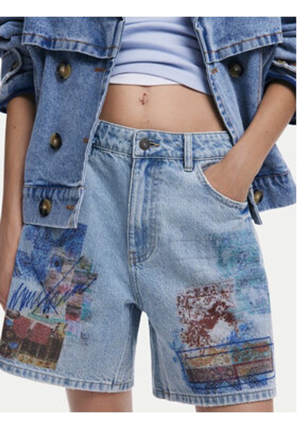Desigual Szorty jeansowe Inidan 25SWDD24 Niebieski Straight Fit. Kolor: niebieski. Materiał: bawełna