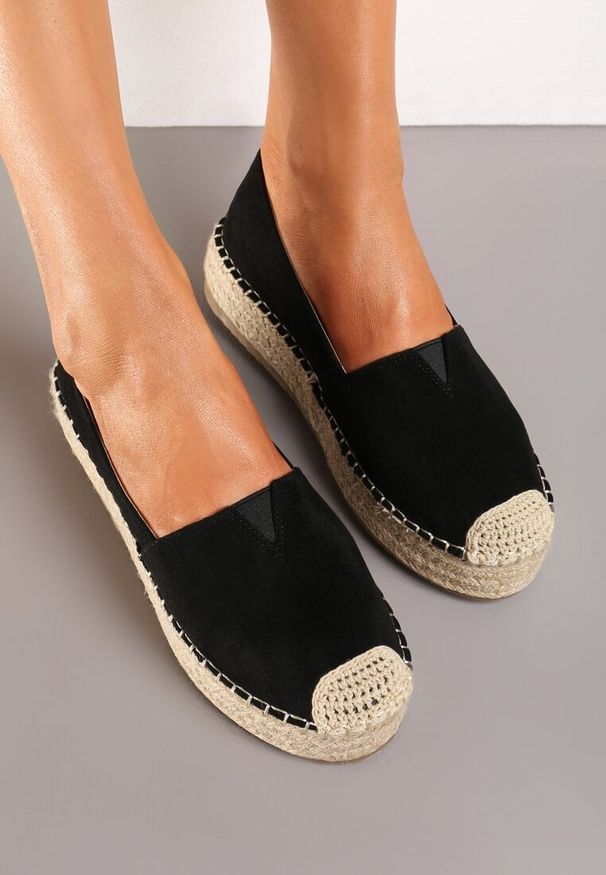 Renee - Czarne Wsuwane Espadryle na Grubej Podeszwie z Jutowej Plecionki Alarnia. Okazja: na co dzień. Zapięcie: bez zapięcia. Kolor: czarny. Materiał: len, jeans. Sezon: wiosna, lato. Styl: casual, elegancki