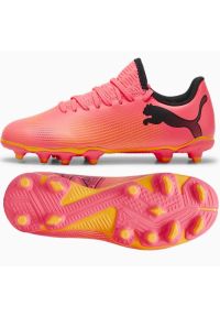 Buty Puma Future 7 Play FG/AG 107734 03 różowe. Kolor: różowy. Materiał: syntetyk, materiał. Szerokość cholewki: normalna. Sport: piłka nożna