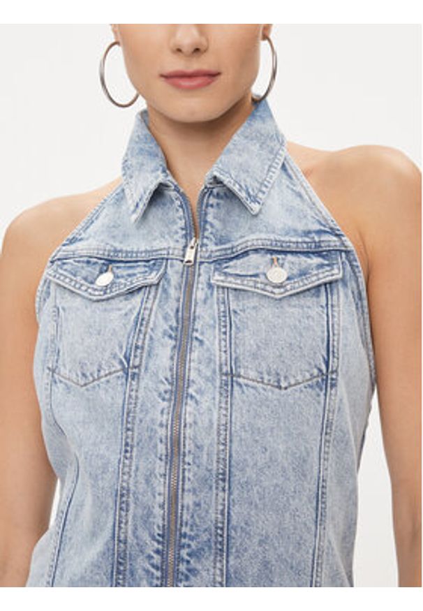 Tommy Jeans Sukienka jeansowa DW0DW17057 Błękitny Regular Fit. Kolor: niebieski. Materiał: bawełna