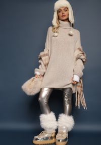 Renee - Beżowy Golf o Kroju Oversize z Wełną i Moherem Temirali. Okazja: na co dzień. Typ kołnierza: golf. Kolor: beżowy. Materiał: moher, wełna. Styl: elegancki, casual