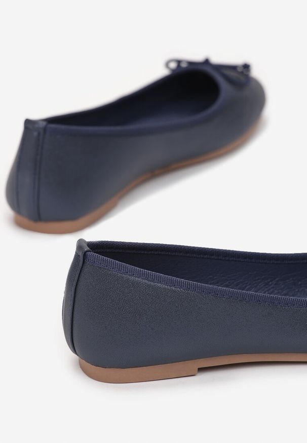 Born2be - Granatowe Balerinki Enenor. Zapięcie: bez zapięcia. Kolor: niebieski. Materiał: materiał, jeans. Szerokość cholewki: normalna. Wzór: kwiaty. Obcas: na obcasie. Wysokość obcasa: niski