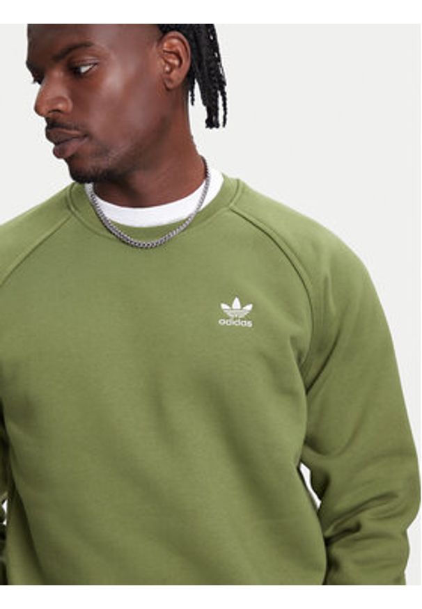 Adidas - adidas Bluza Trefoil Essentials JW3523 Zielony Regular Fit. Kolor: zielony. Materiał: syntetyk, bawełna