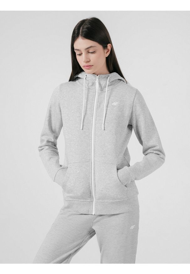 4f - Bluza dresowa rozpinana z kapturem damska. Okazja: na co dzień. Typ kołnierza: kaptur. Kolor: szary. Materiał: dresówka. Wzór: gładki, ze splotem. Styl: sportowy, klasyczny, casual. Sport: fitness