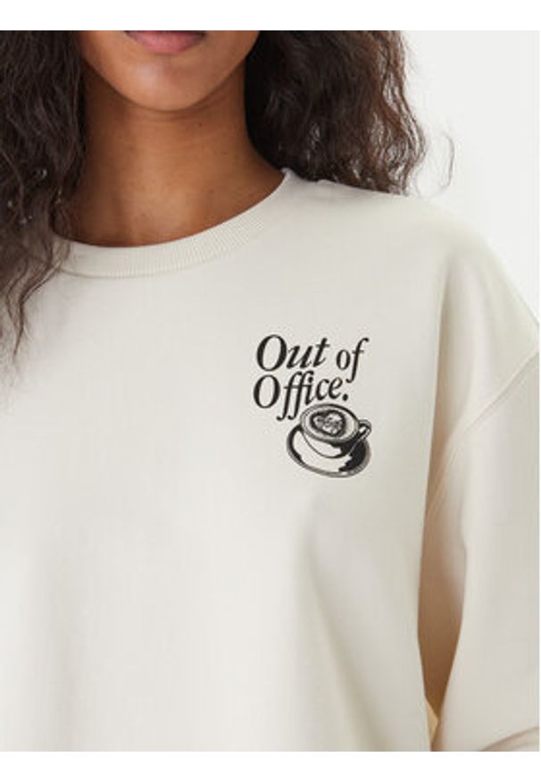 Hugo - HUGO Bluza Classic 50560782 Beżowy Relaxed Fit. Kolor: beżowy. Materiał: bawełna