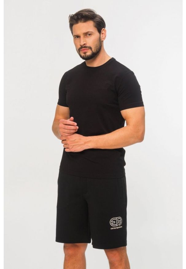 Emporio Armani - EMPORIO ARMANI Czarne bawełniane szorty z wyszywanym logo. Kolor: czarny. Materiał: bawełna