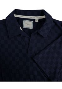 Męska Koszulka Polo z Dekoltem Bez Guzików - Brave Soul - Granatowa. Okazja: na co dzień. Typ kołnierza: polo. Kolor: niebieski. Materiał: elastan, poliester. Styl: casual #6