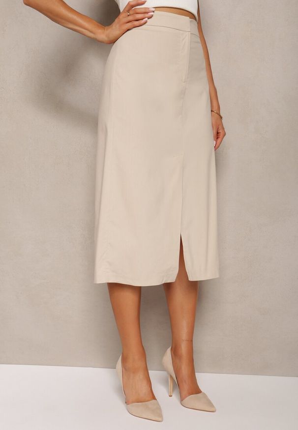 Renee - Jasnobeżowa Spódnica Trapezowa Xelea. Kolor: beżowy. Styl: elegancki