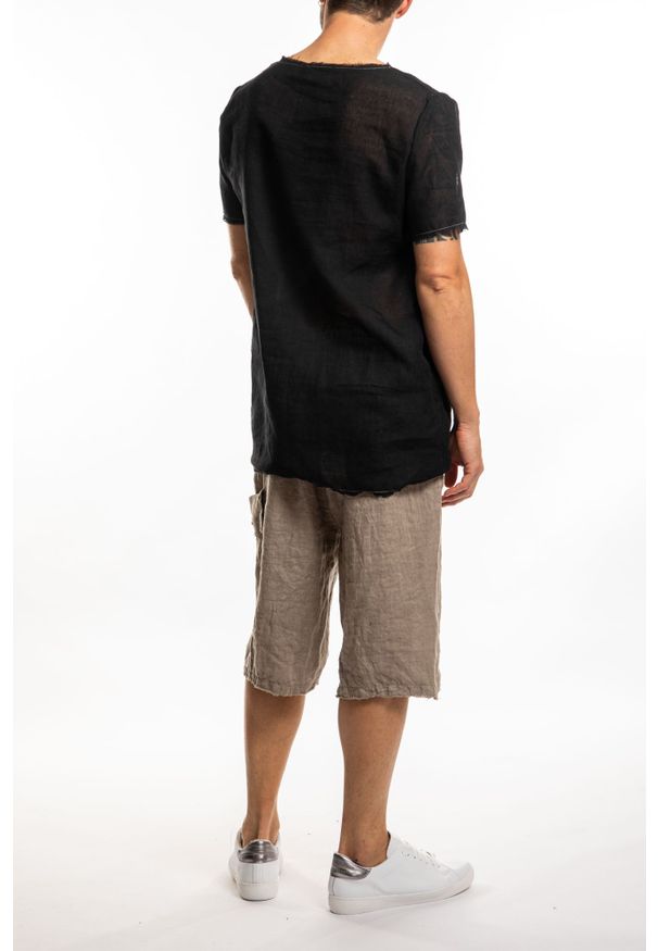 Takeshy Kurosawa T-shirt "Lino" | 83333 | Lino | Mężczyzna | Czarny. Okazja: na co dzień. Kolor: czarny. Materiał: bawełna, len, poliester. Wzór: aplikacja. Styl: casual