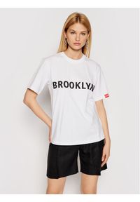 Victoria Victoria Beckham T-Shirt Brooklyn 2221JTS002511A Biały Regular Fit. Kolor: biały. Materiał: bawełna #1