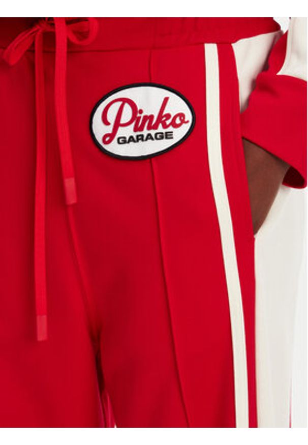 Pinko - PINKO Spodnie dresowe Jacob 105272 A2MD Czerwony Relaxed Fit. Kolor: czerwony. Materiał: bawełna